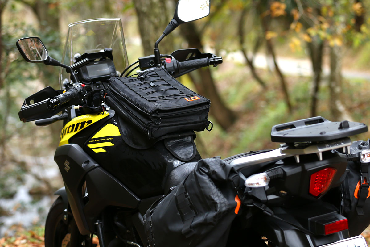2193円 人気の贈り物が ドッペルギャンガー バイク用ライダーズタンクバッグ 着脱式マップケース仕様 簡単着脱可能 ブラック DBT525-BK DBT525BK