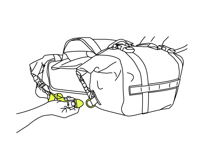 ターポリンサイドバッグ 25 スポーツバッグの装着方法画像